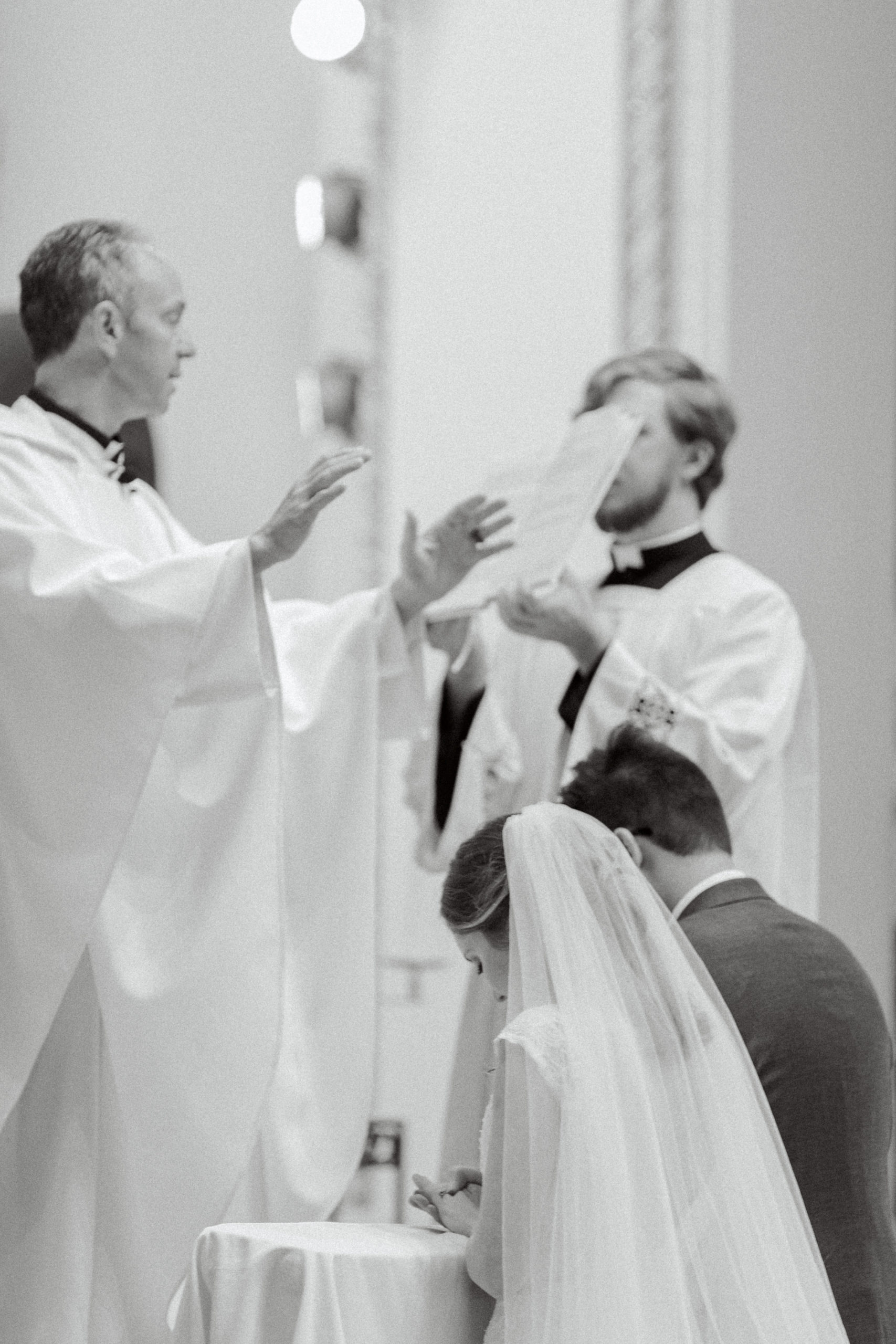how-to-plan-a-catholic-wedding-mass-by-indianapolis-catholic-wedding-photographer