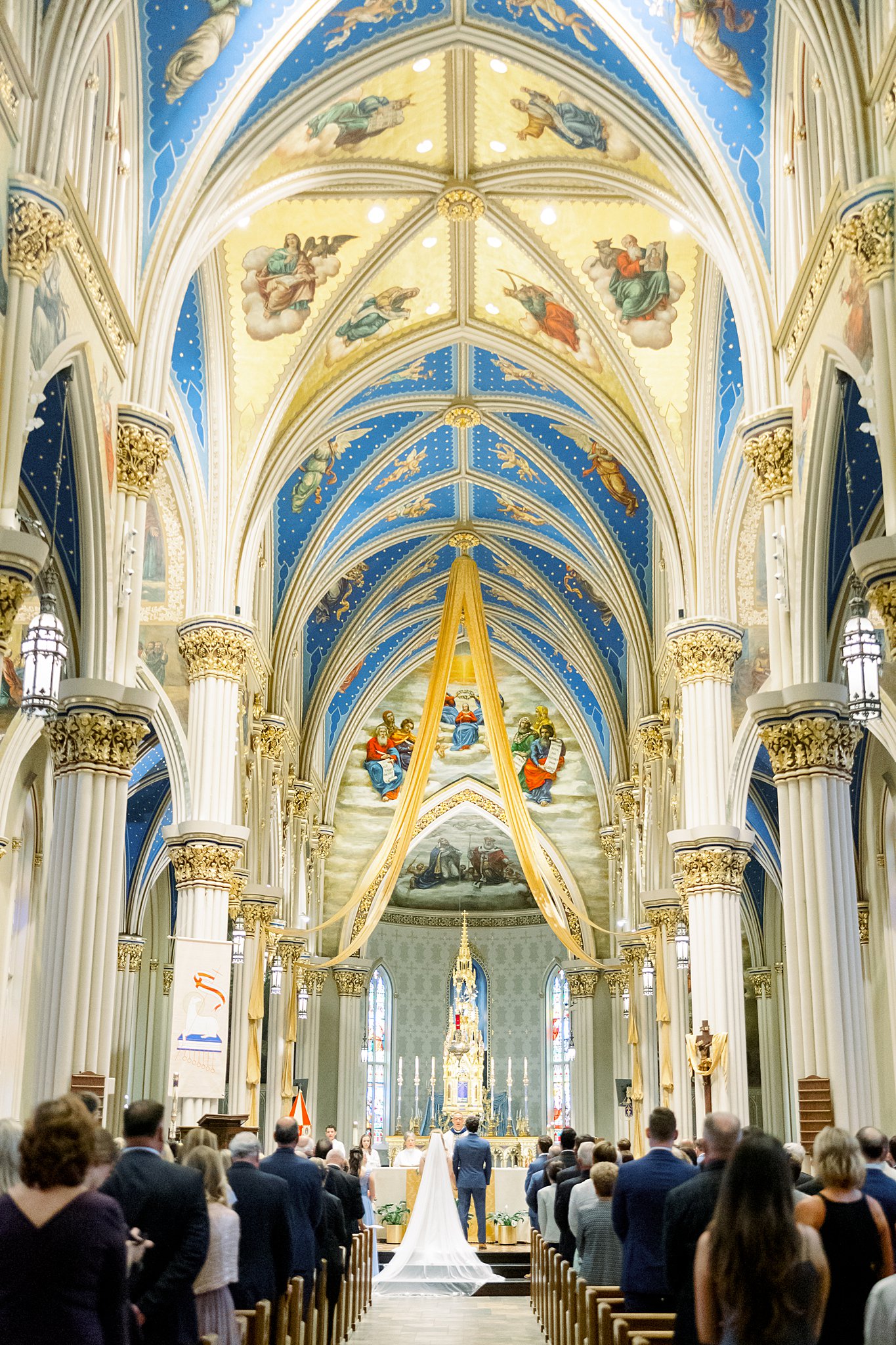Basilica-of-The-Sacred-Heart-Notre-Dame-Indiana-Spring-Wedding-_0045