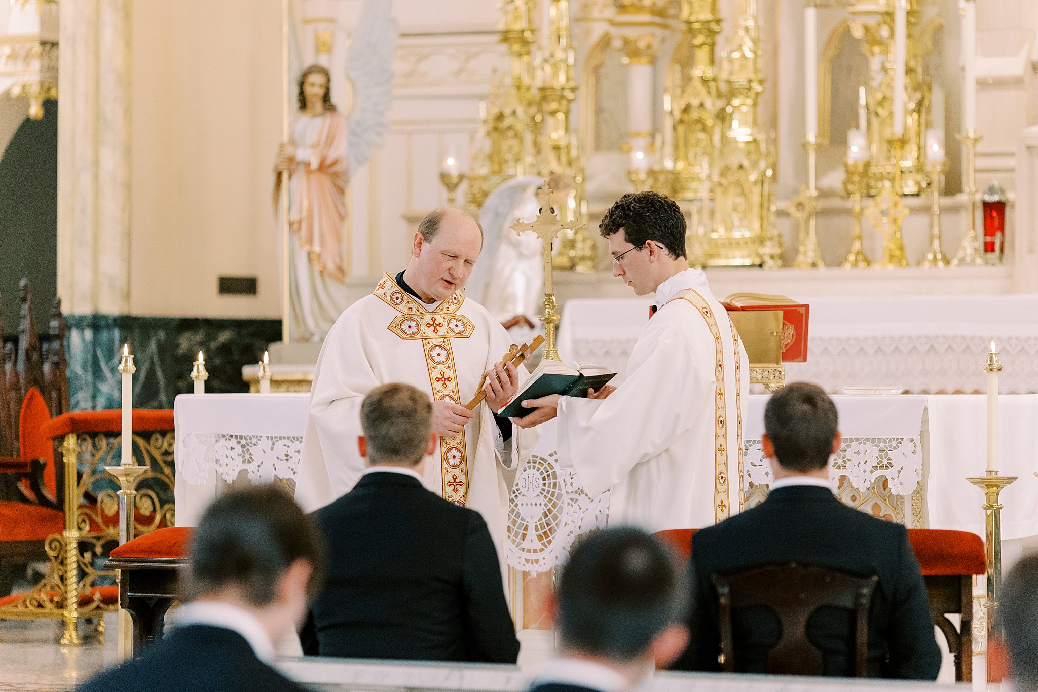 Croatian-tradition-of-the-cross-at-a-catholic-wedding-mass-in-detroit-michigan
